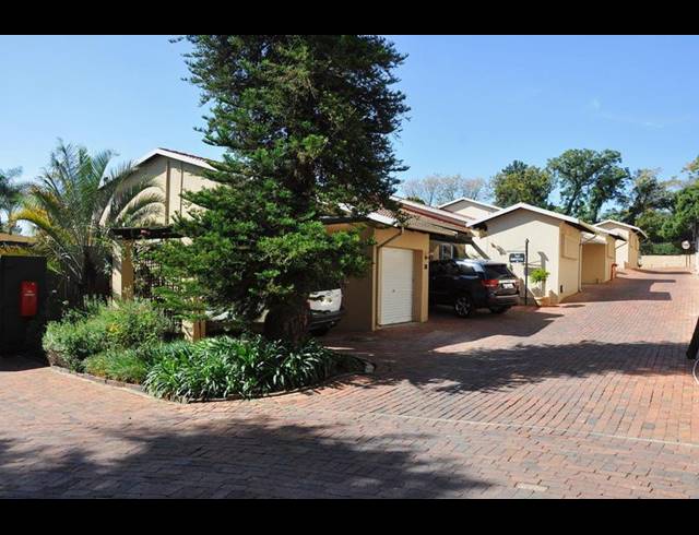 3 BEDROOM TOWNHOUSE FOR SALE IN EDENBURG